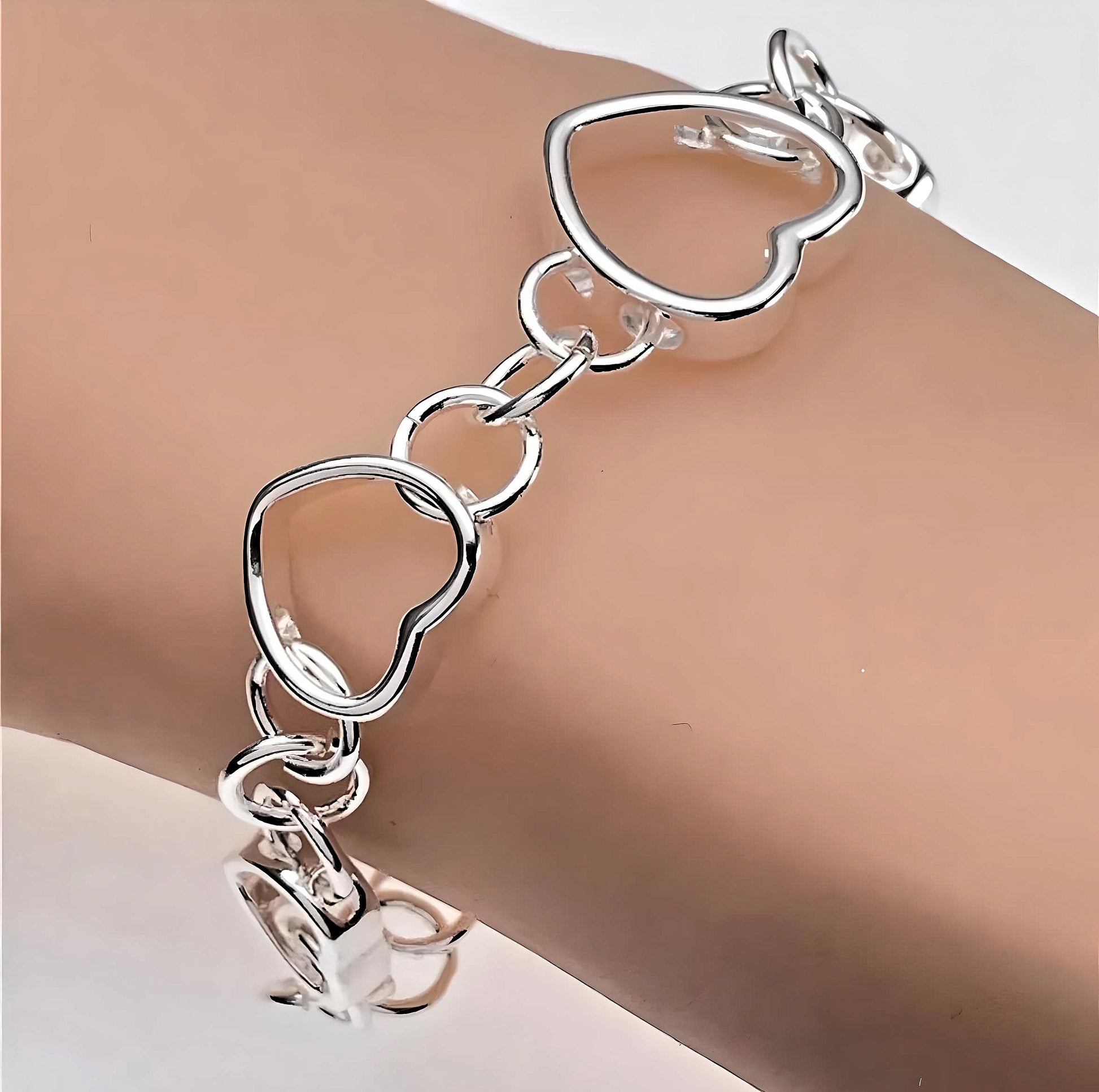 925 Sterling Silver Hearts Chain Bracelet